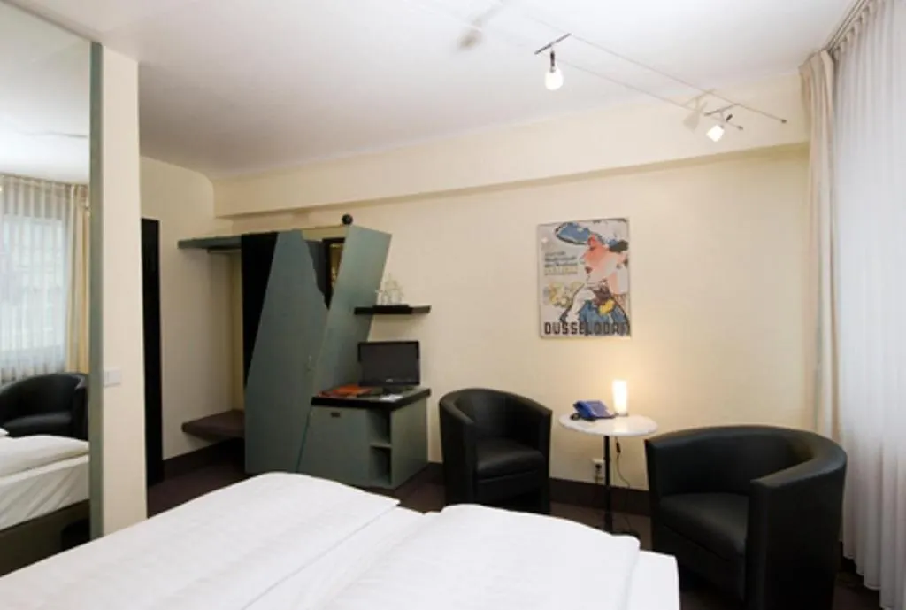 Hotel Monopol City Centre Дюссельдорф