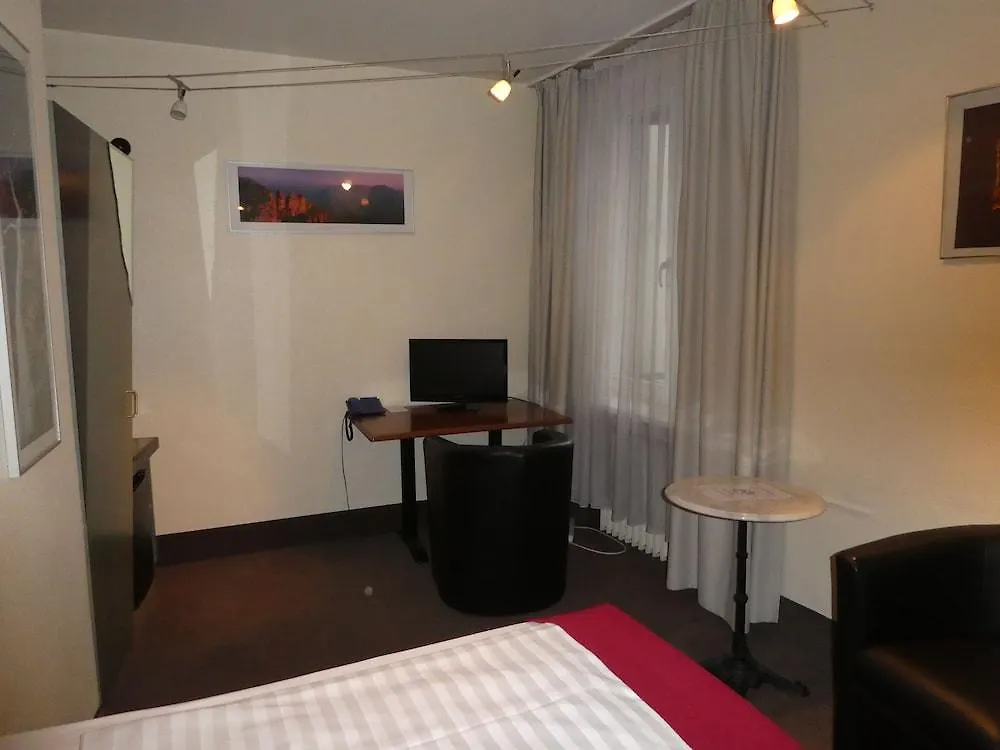 Hotel Monopol City Centre Дюссельдорф