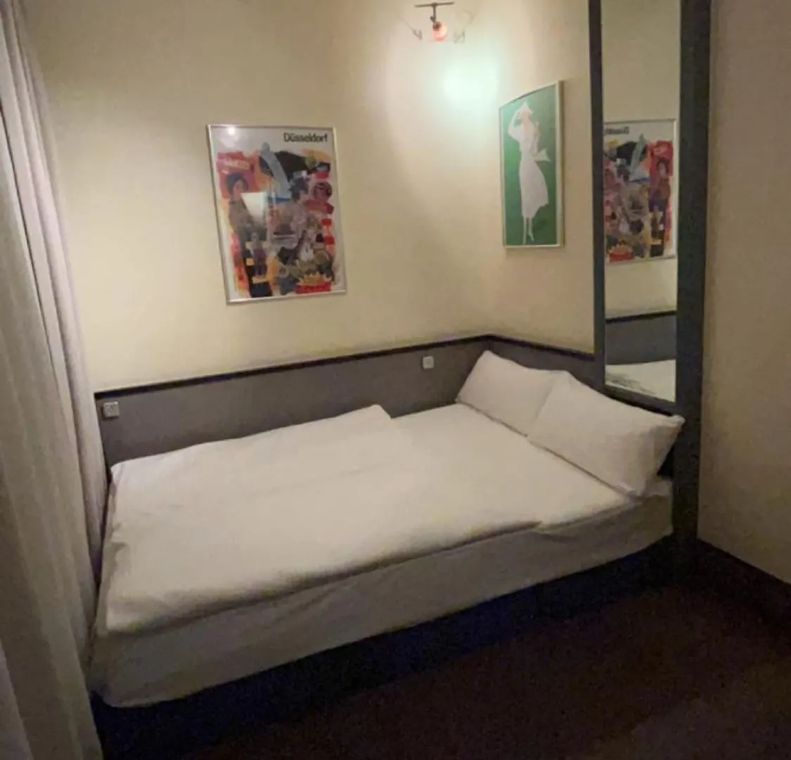 Hotel Monopol City Centre Дюссельдорф 3*,