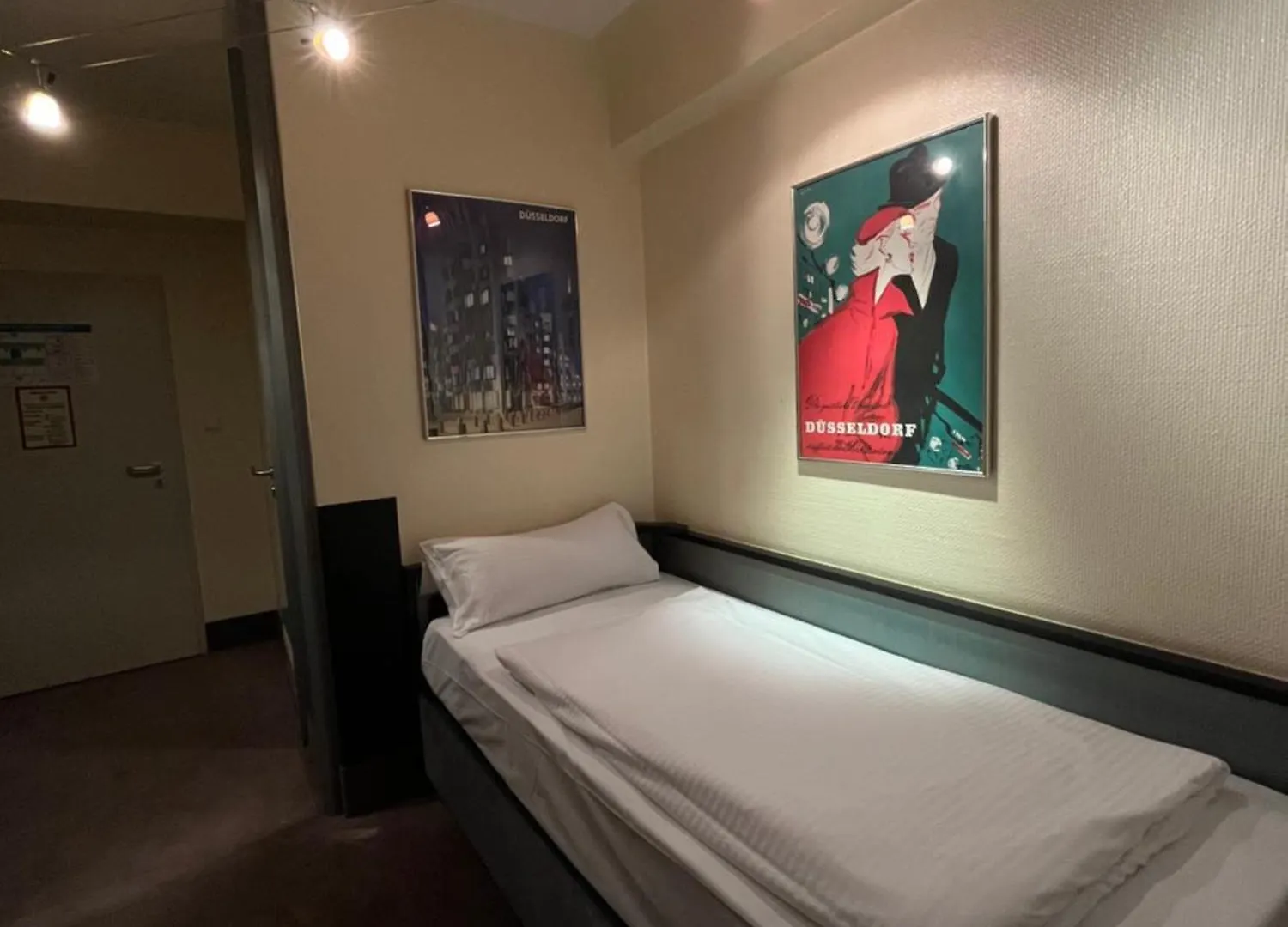 Hotel Monopol City Centre Дюссельдорф