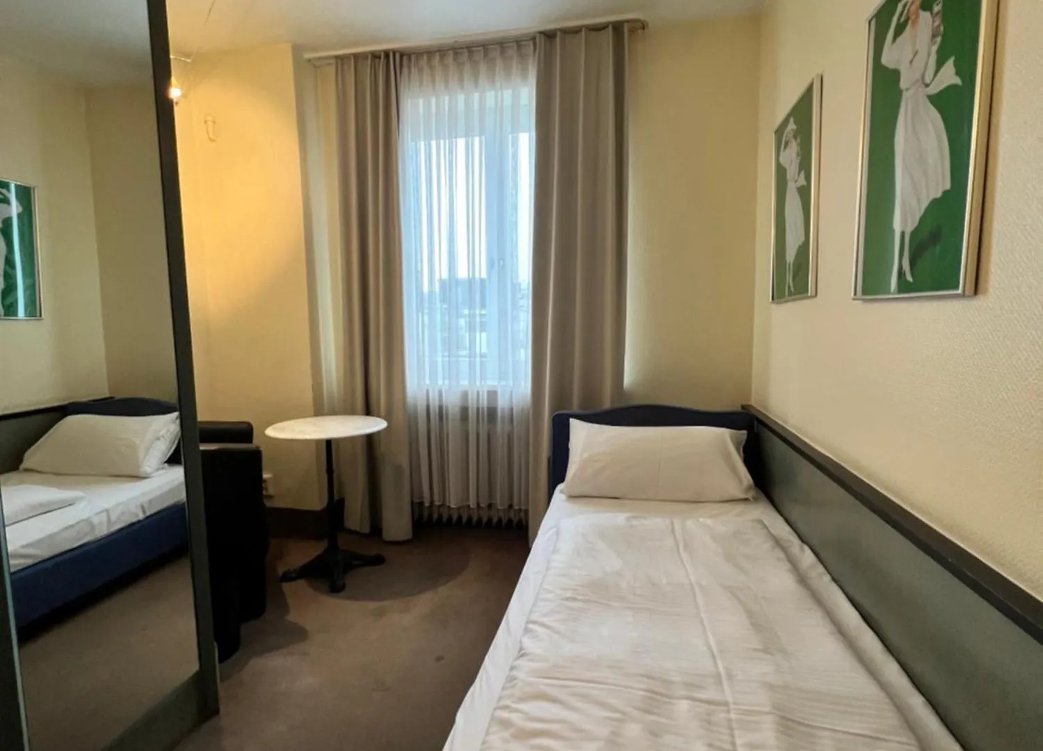 Hotel Monopol City Centre Дюссельдорф 3*,  Германия