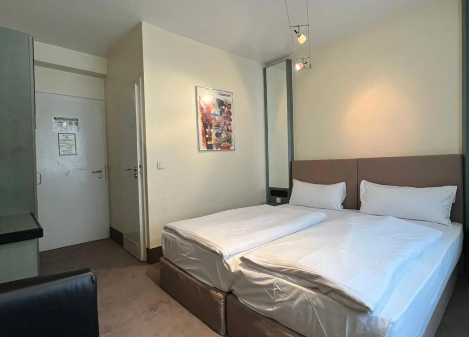 Hotel Monopol City Centre Дюссельдорф