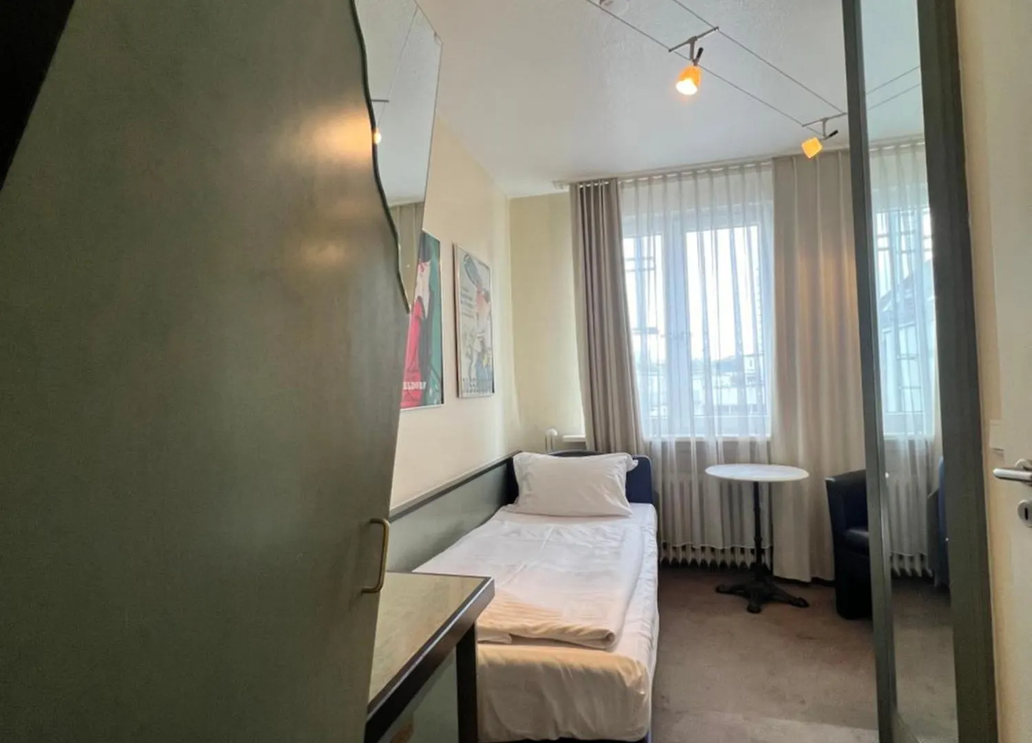 Hotel Monopol City Centre Дюссельдорф