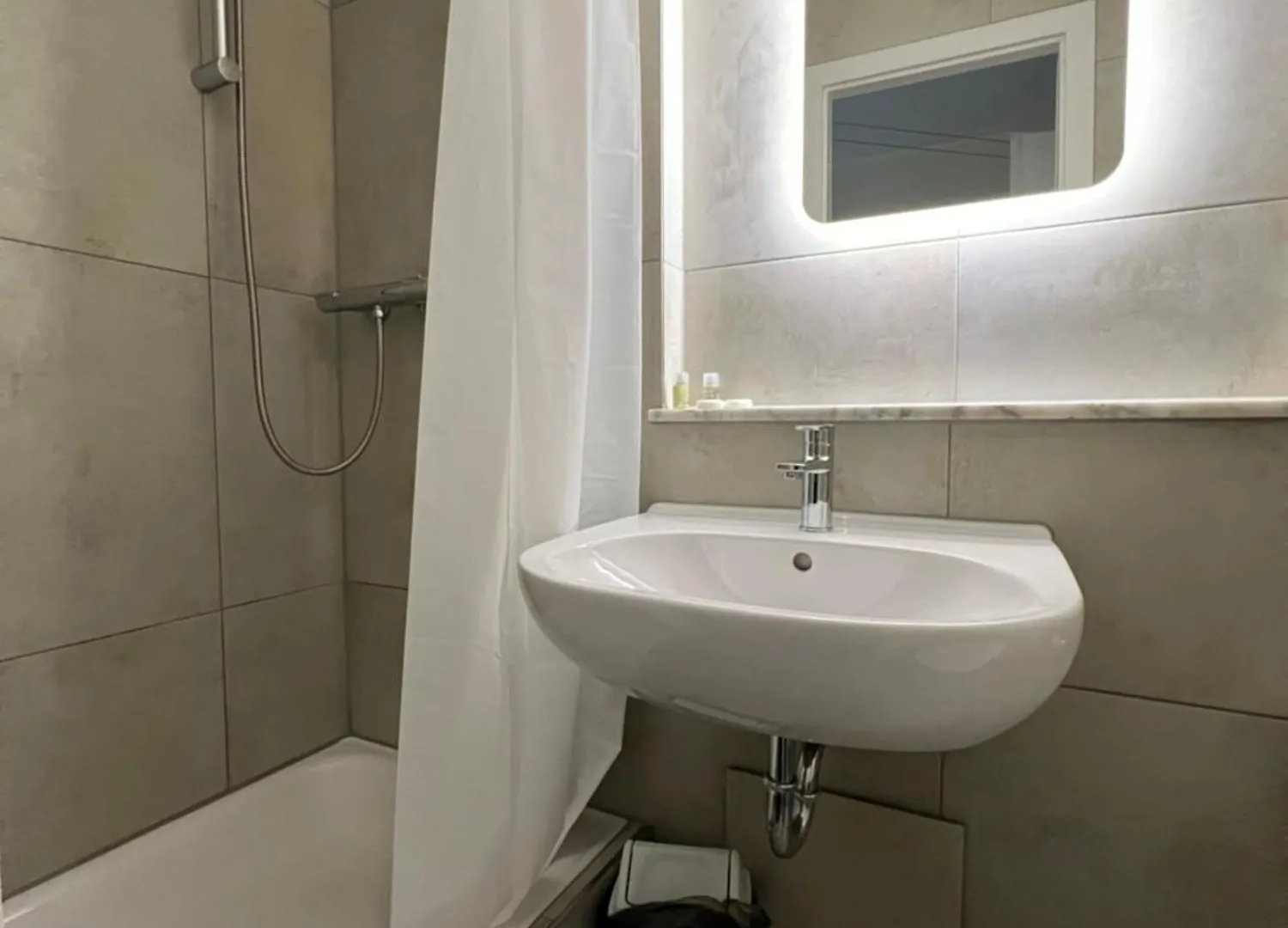 Hotel Monopol City Centre Дюссельдорф