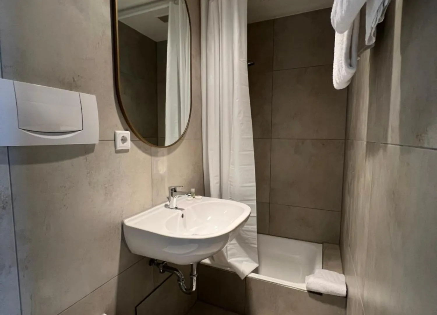 Hotel Monopol City Centre Дюссельдорф 3*,