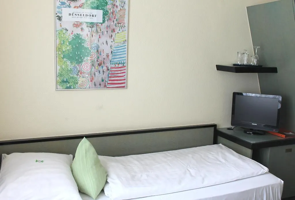 ***  Hotel Monopol City Centre Дюссельдорф Германия
