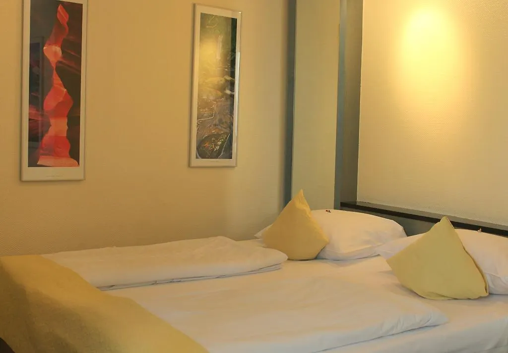 Hotel Monopol City Centre Дюссельдорф