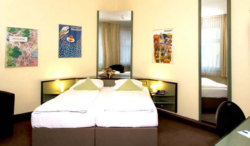 ***  Hotel Monopol City Centre Дюссельдорф Германия